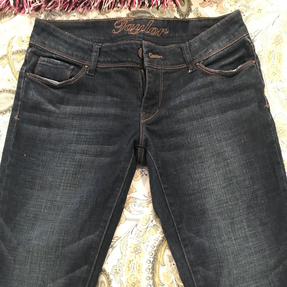 Delia’s Taylor jeans juniors